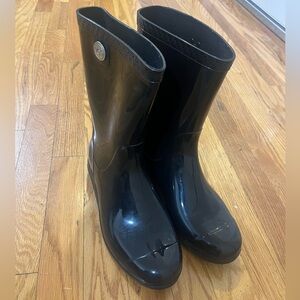 UGG RAIN BOOTS